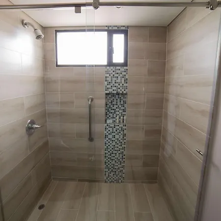 Embassy Suites by Hilton Bogotá - Rosales Exterior foto A shower with a fixed shower head